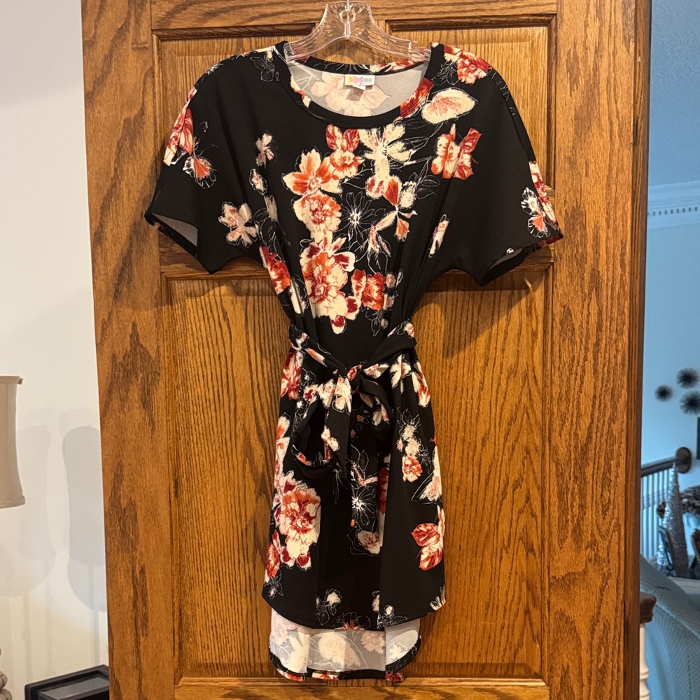 LuLaRoe Black and Red Floral Mini Dress